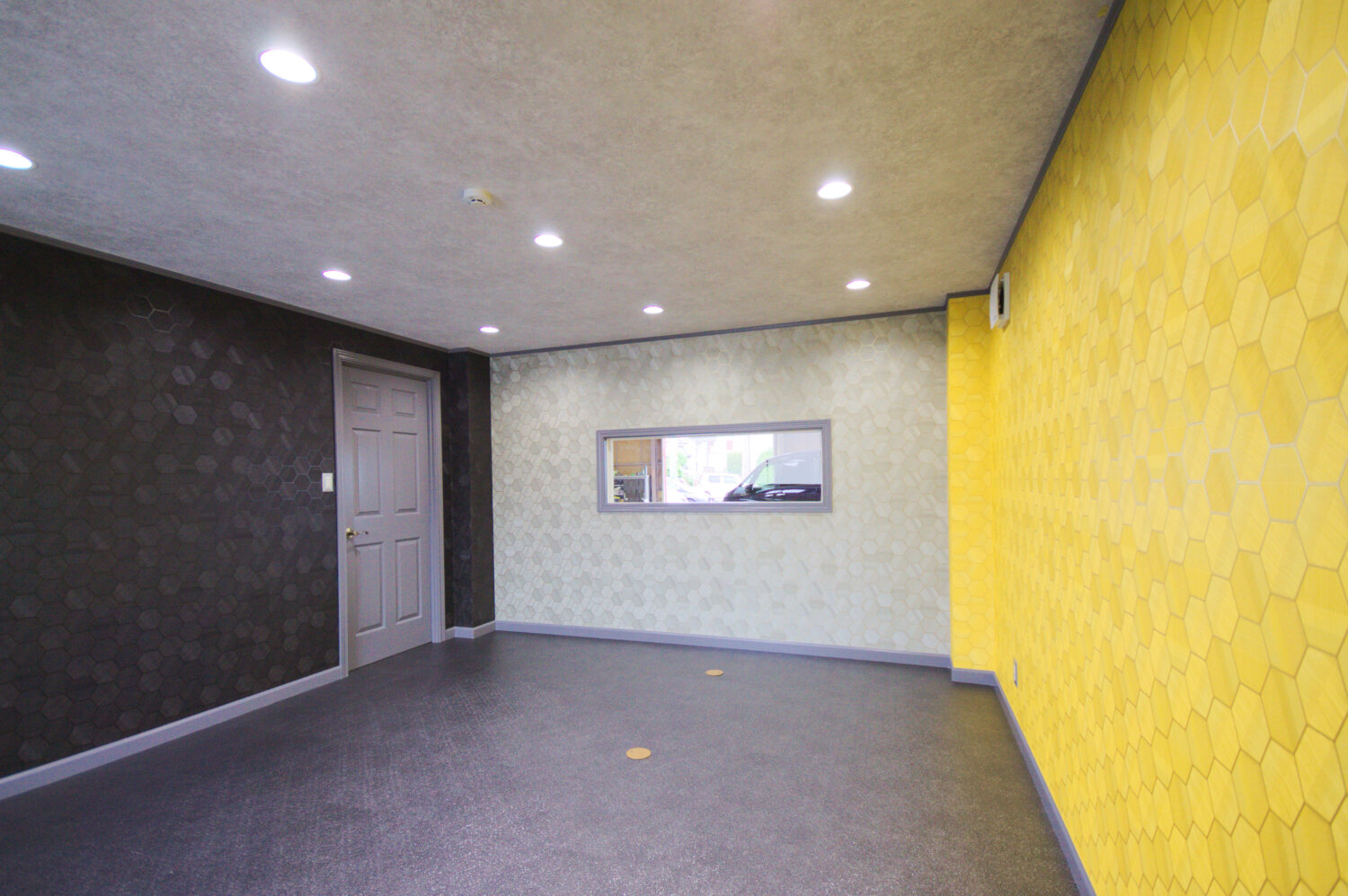 DMZ車販売店 施工実績