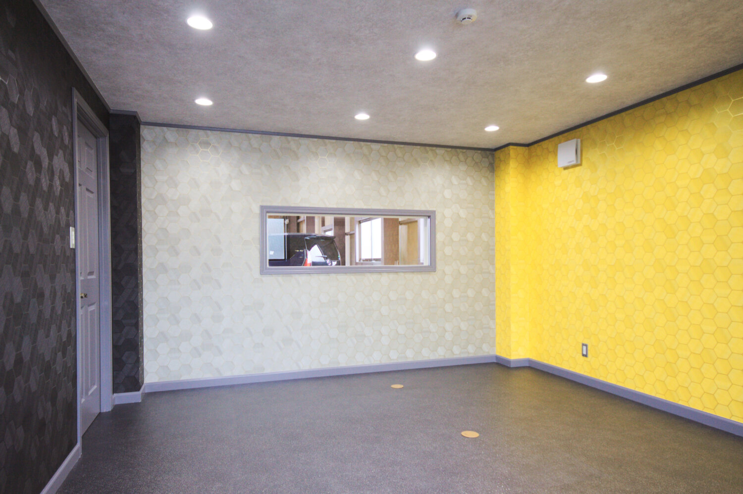 DMZ車販売店 施工実績