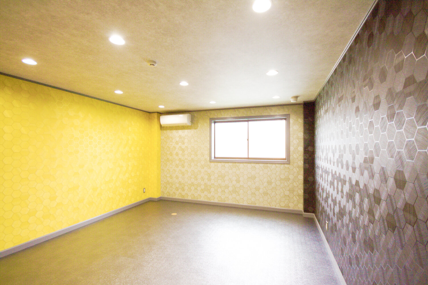 DMZ車販売店 施工実績