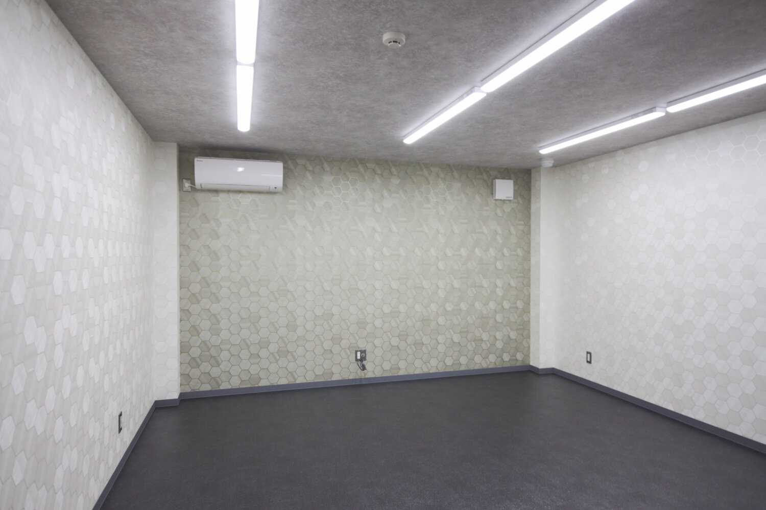 DMZ車販売店 施工実績