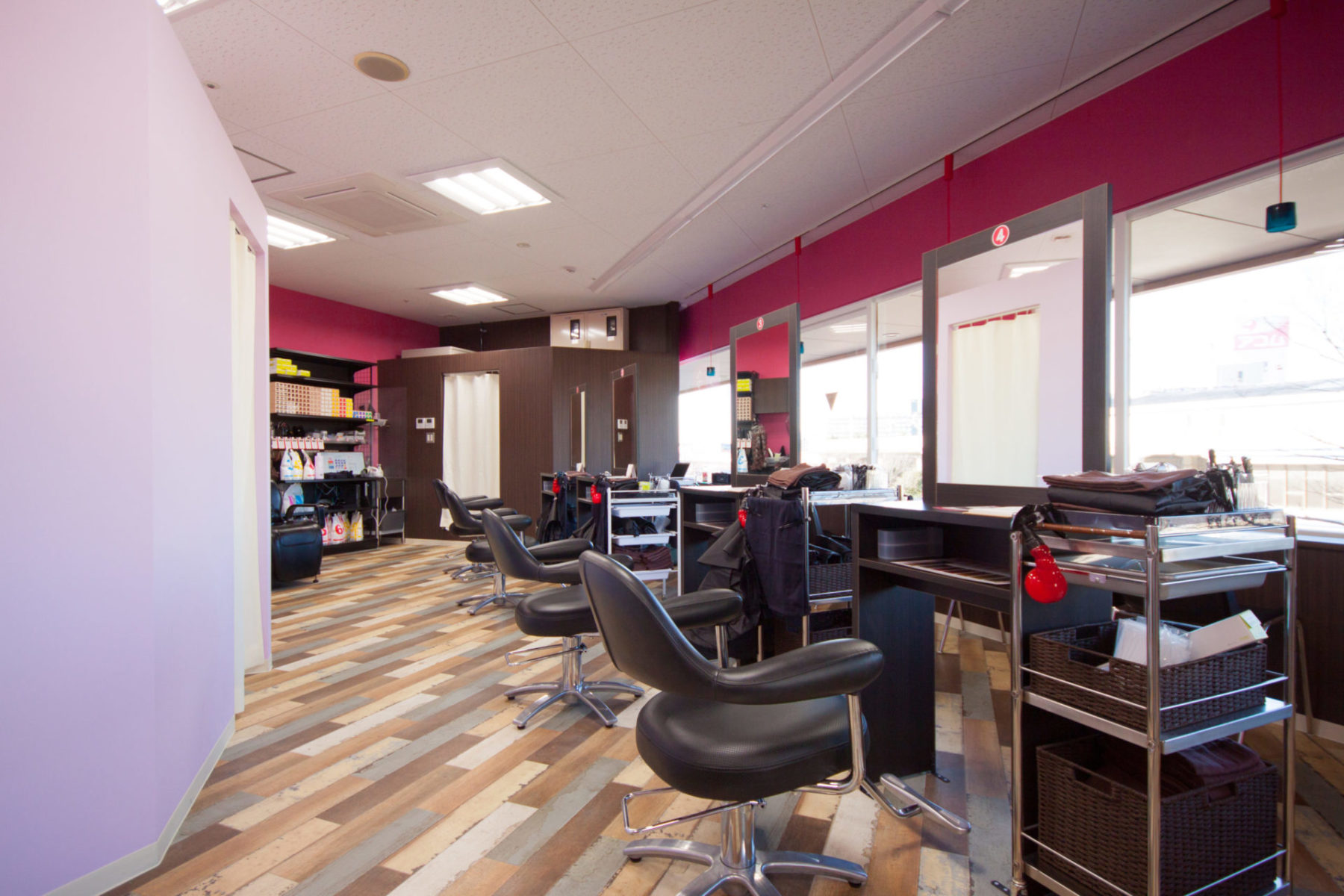 サンキューカラー2号店 施工実績